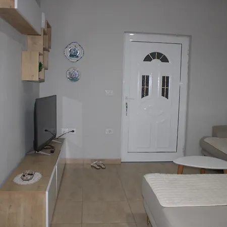 Luiza's * Saranda